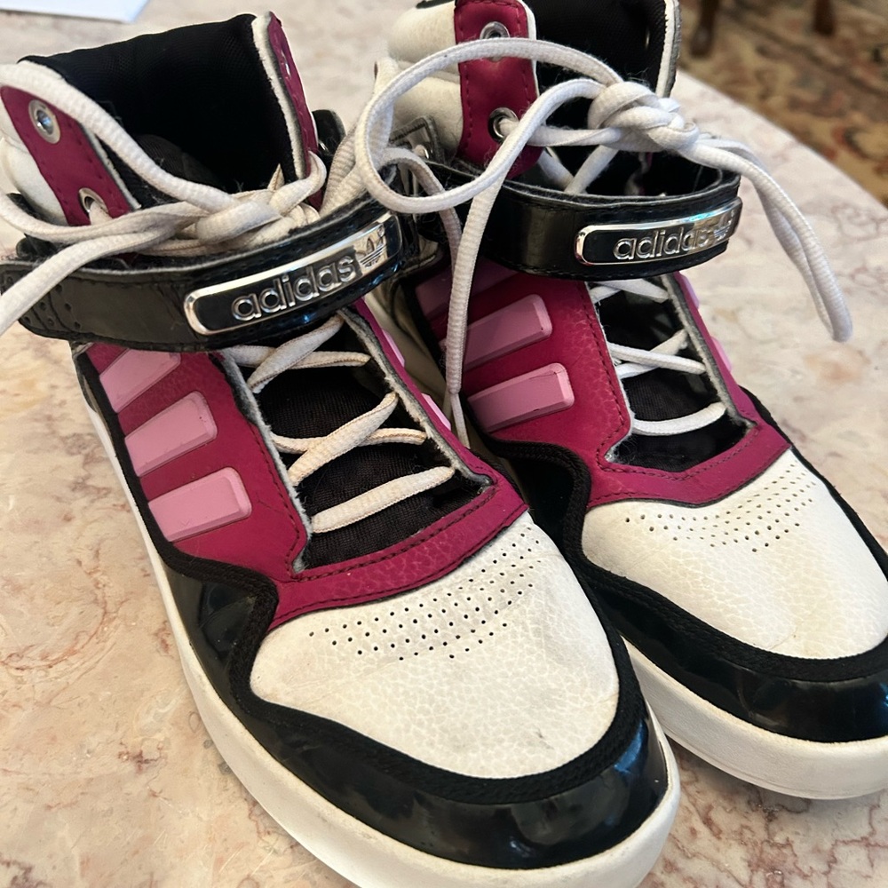 Adidas Black and Pink Sneakers in great EUC!